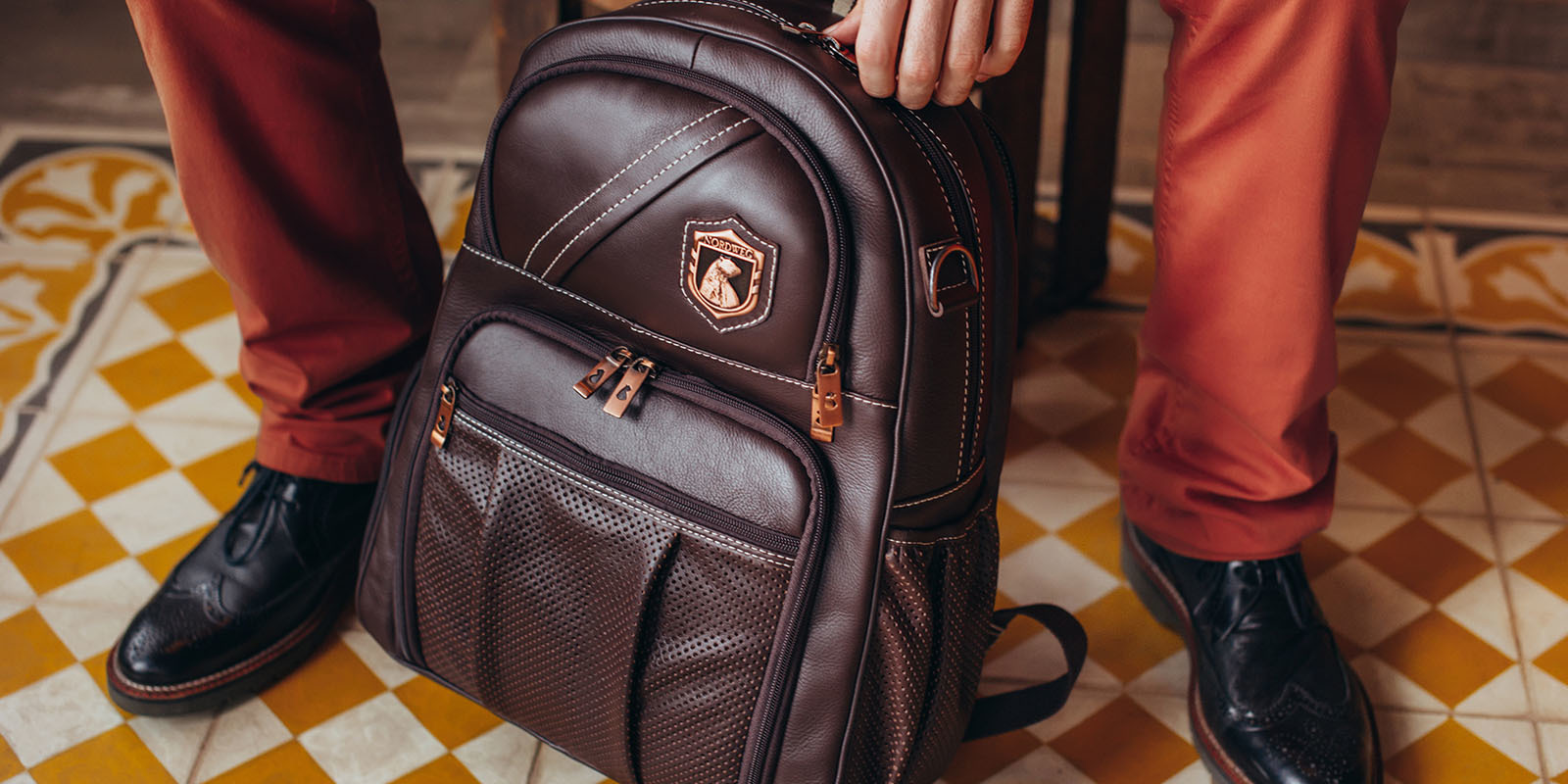 Mochila de couro para fotógrafos NW055C