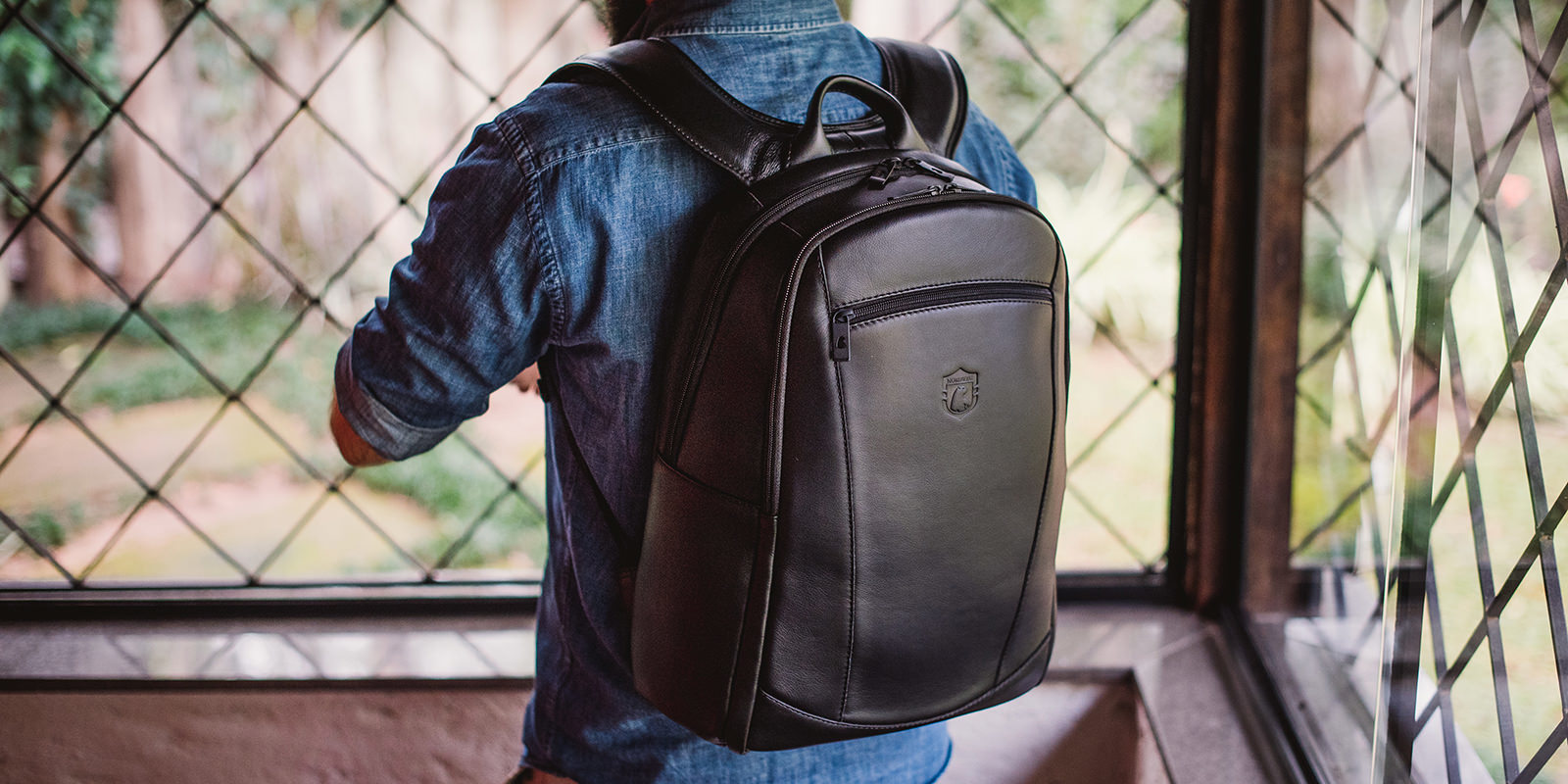 Mochila de couro para notebook NW074B